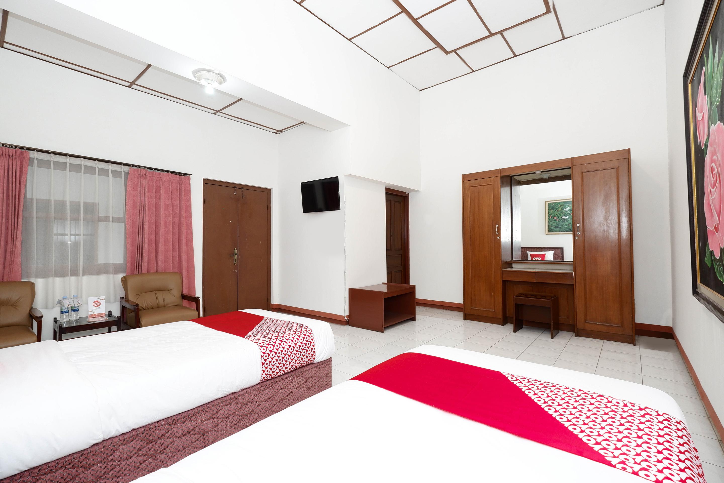 Super Oyo Capital O 1644 Hotel Griya Kencana Surakarta  Exterior photo