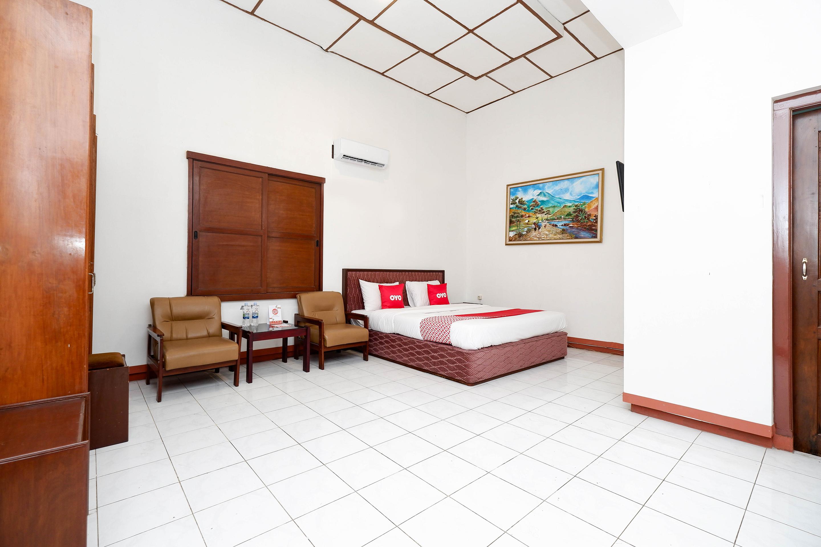 Super Oyo Capital O 1644 Hotel Griya Kencana Surakarta  Exterior photo