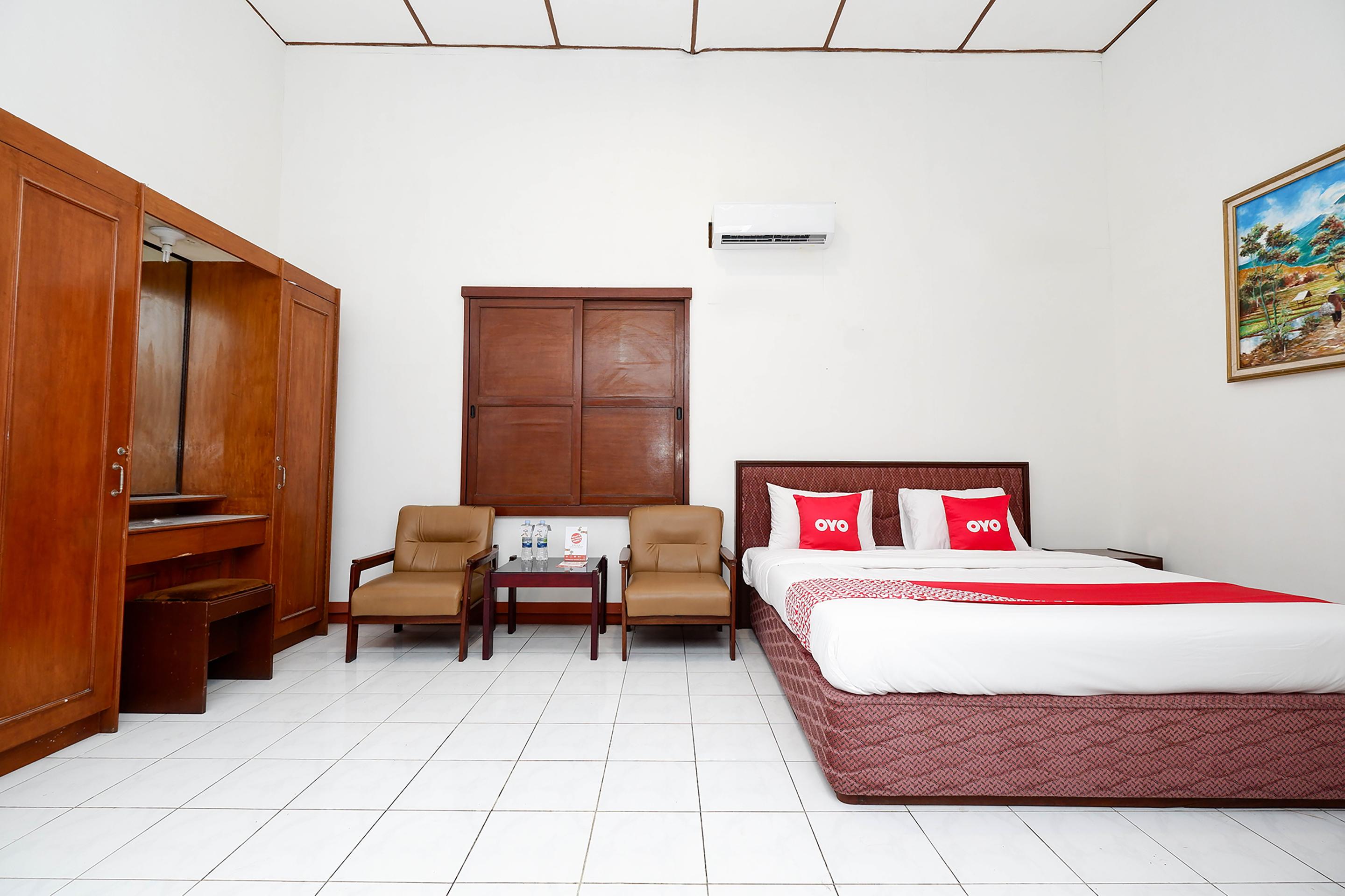 Super Oyo Capital O 1644 Hotel Griya Kencana Surakarta  Exterior photo