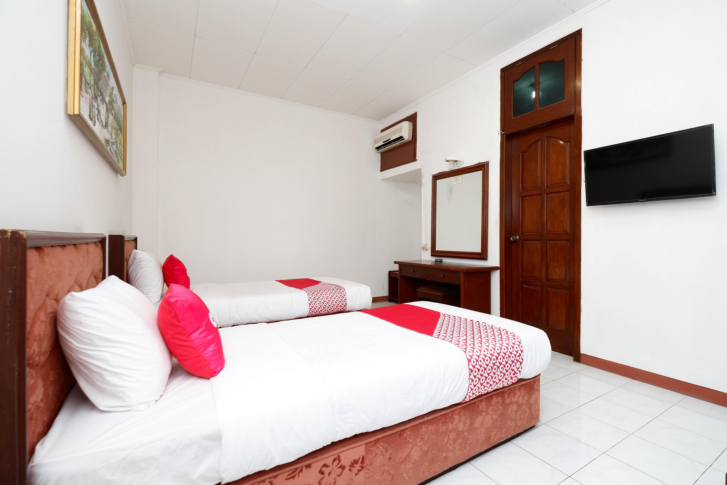 Super Oyo Capital O 1644 Hotel Griya Kencana Surakarta  Exterior photo