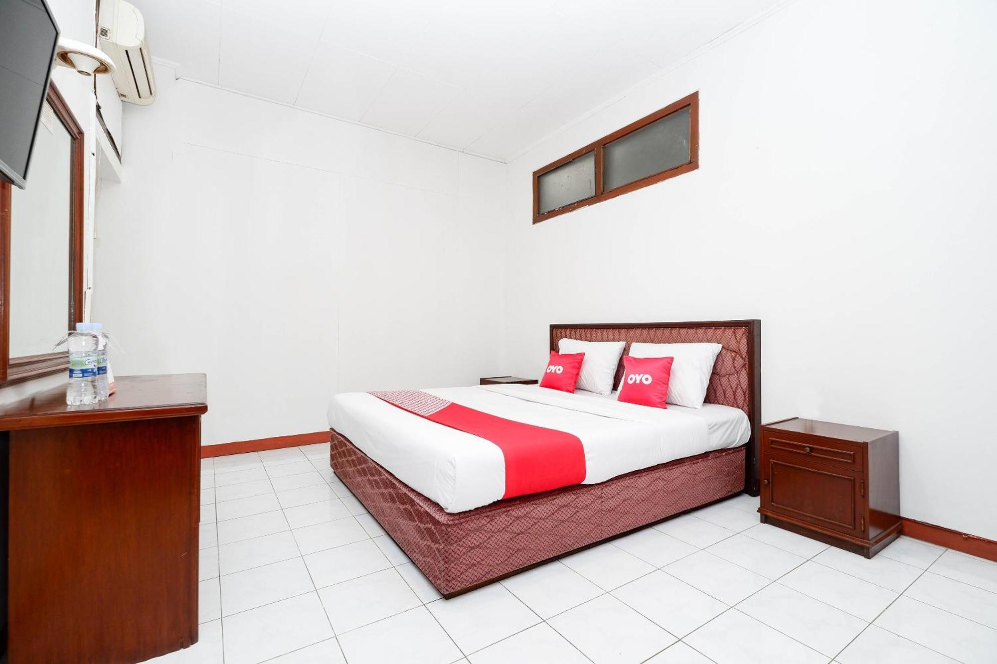 Super Oyo Capital O 1644 Hotel Griya Kencana Surakarta  Exterior photo