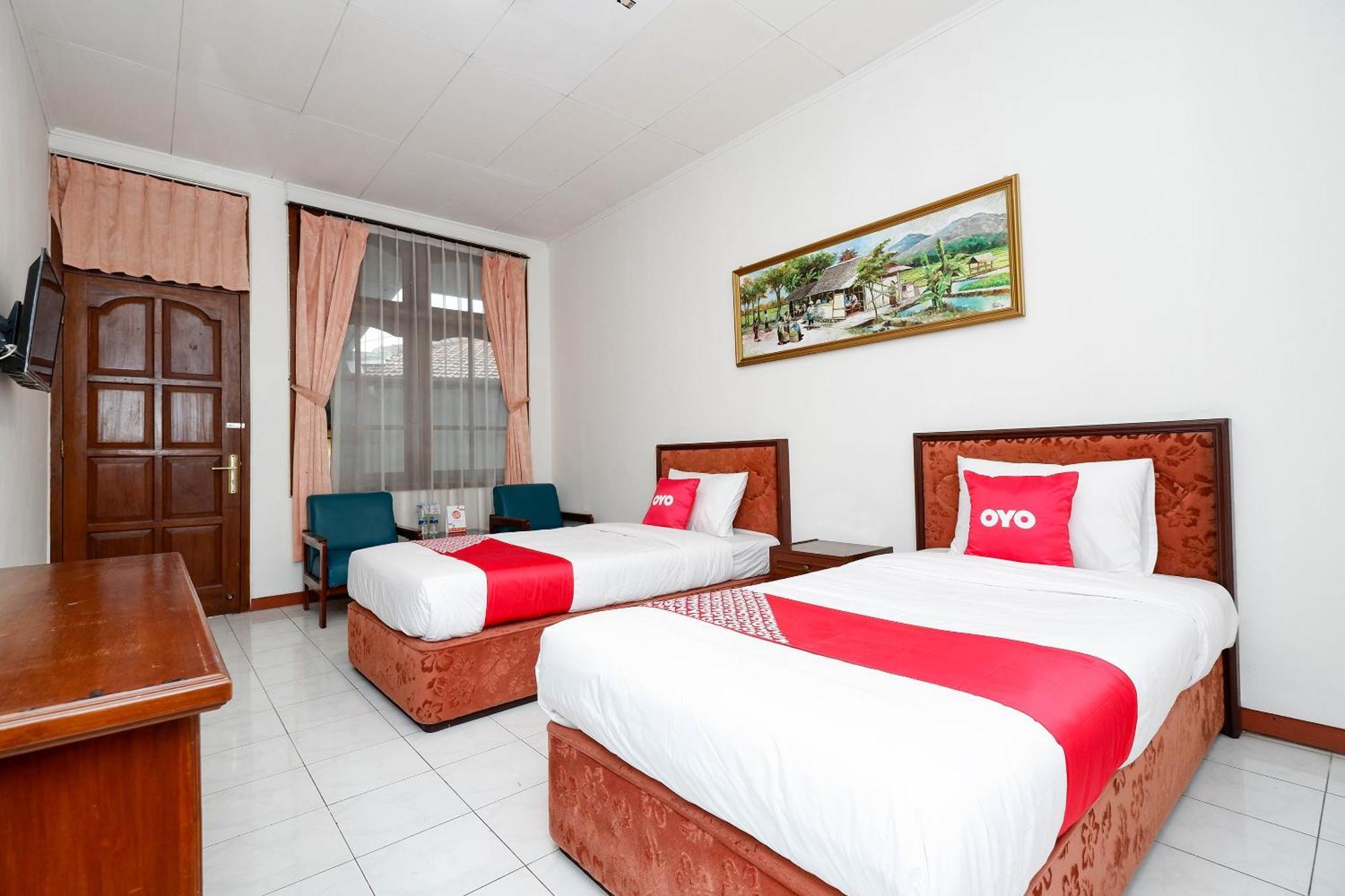 Super Oyo Capital O 1644 Hotel Griya Kencana Surakarta  Exterior photo