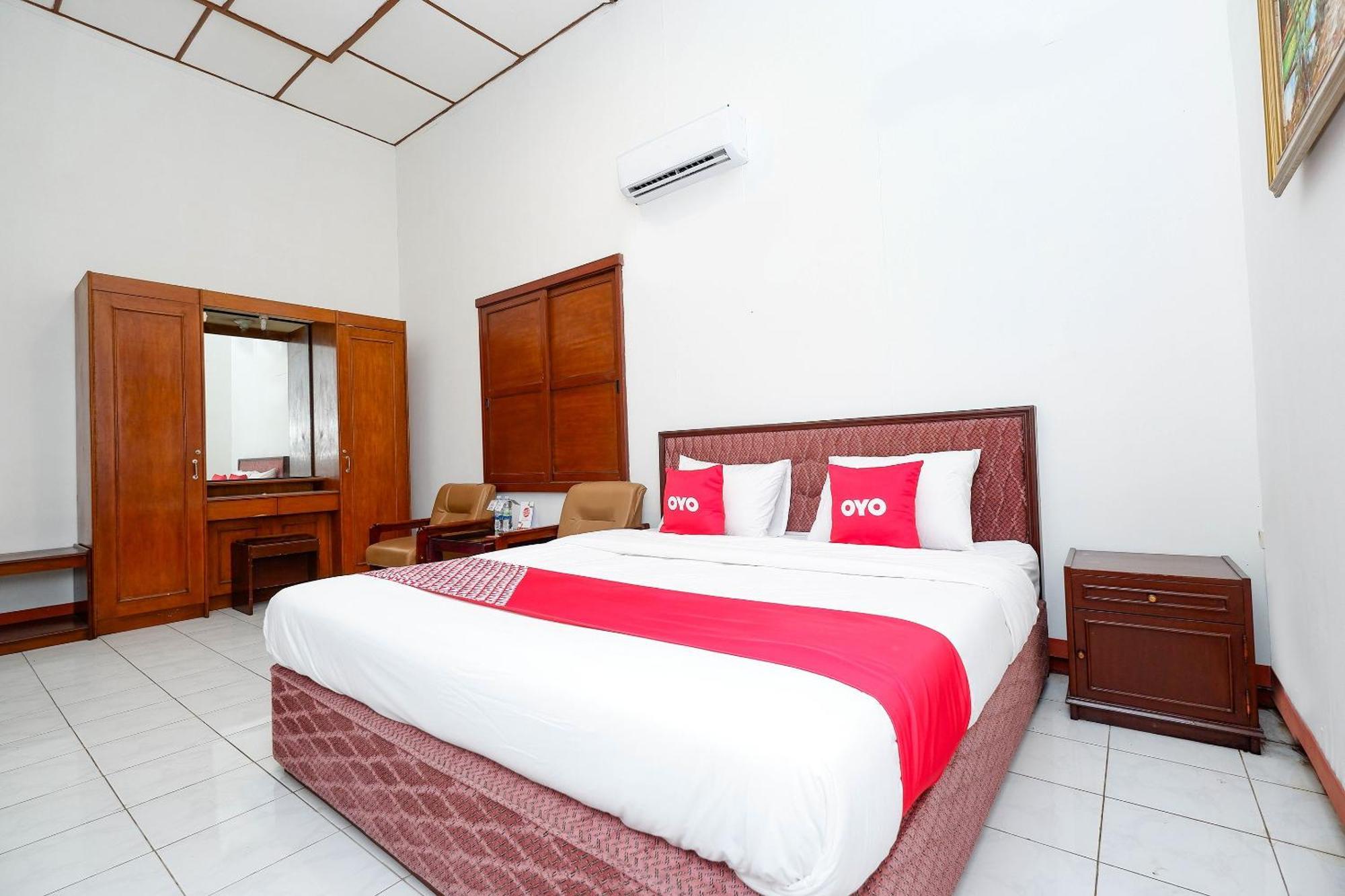 Super Oyo Capital O 1644 Hotel Griya Kencana Surakarta  Exterior photo